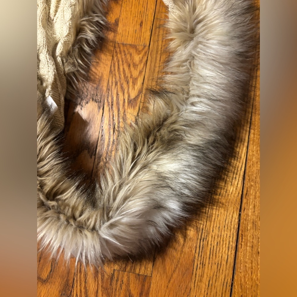 Faux Fur Eternity Scarf - Picture 3 of 9